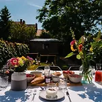 Rowan Holiday home Ostend